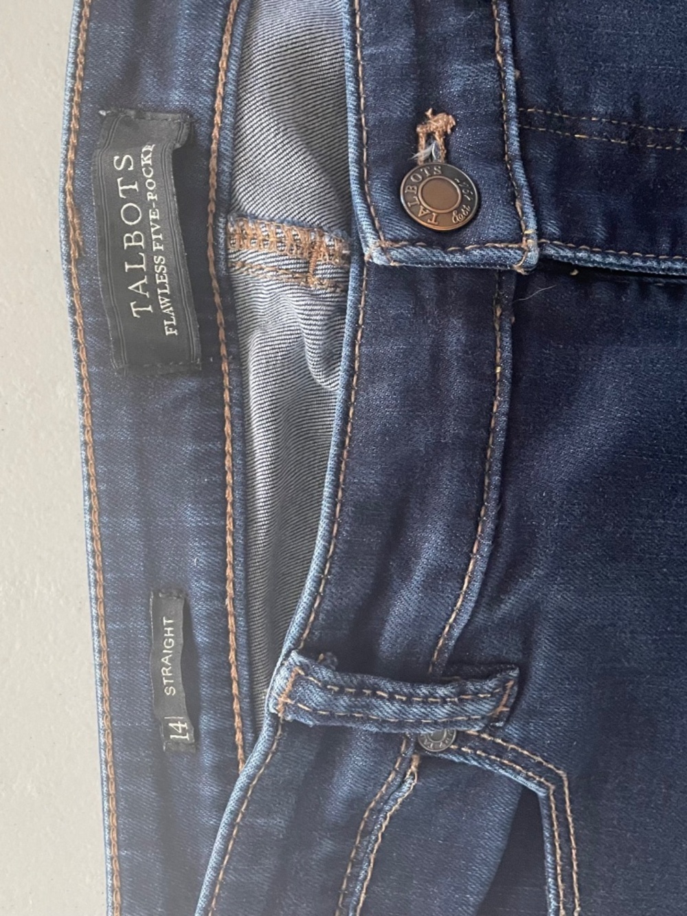 Talbots Flawless Five-Pocket Straight-leg Jeans Dark Wash Denim in Size 14 - Picture 3 of 10